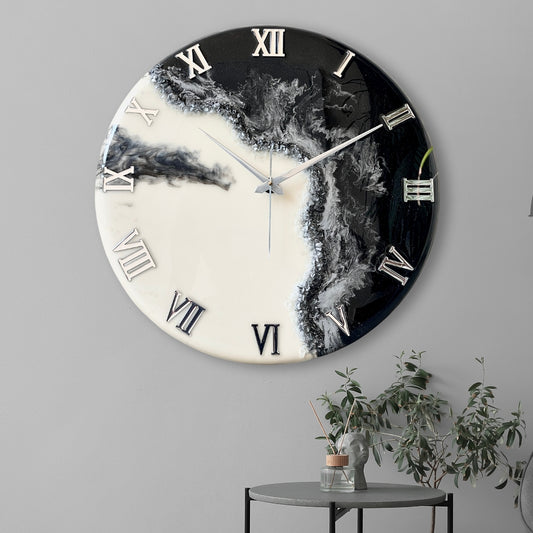 Smoke Silent Clock 17.5 inches