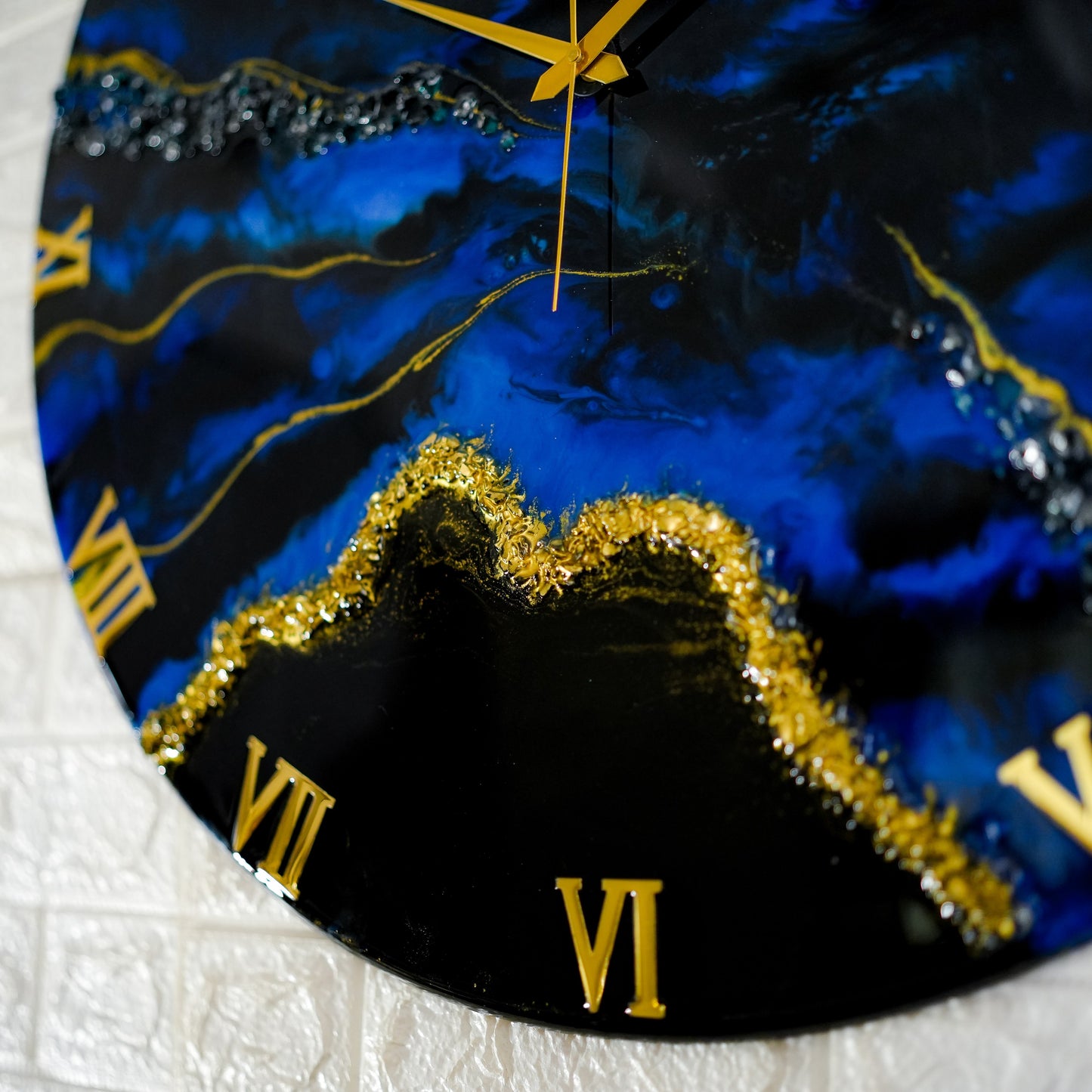 Blue Stunner Silent Wall Clock 27 Inches