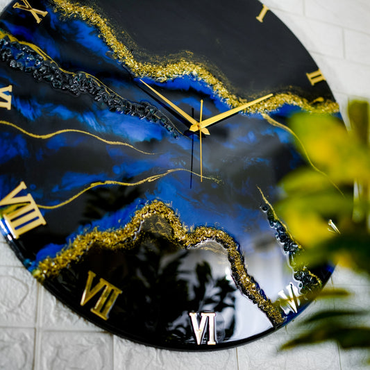 Blue Stunner Medium Size Silent Clock 17.5 Inches