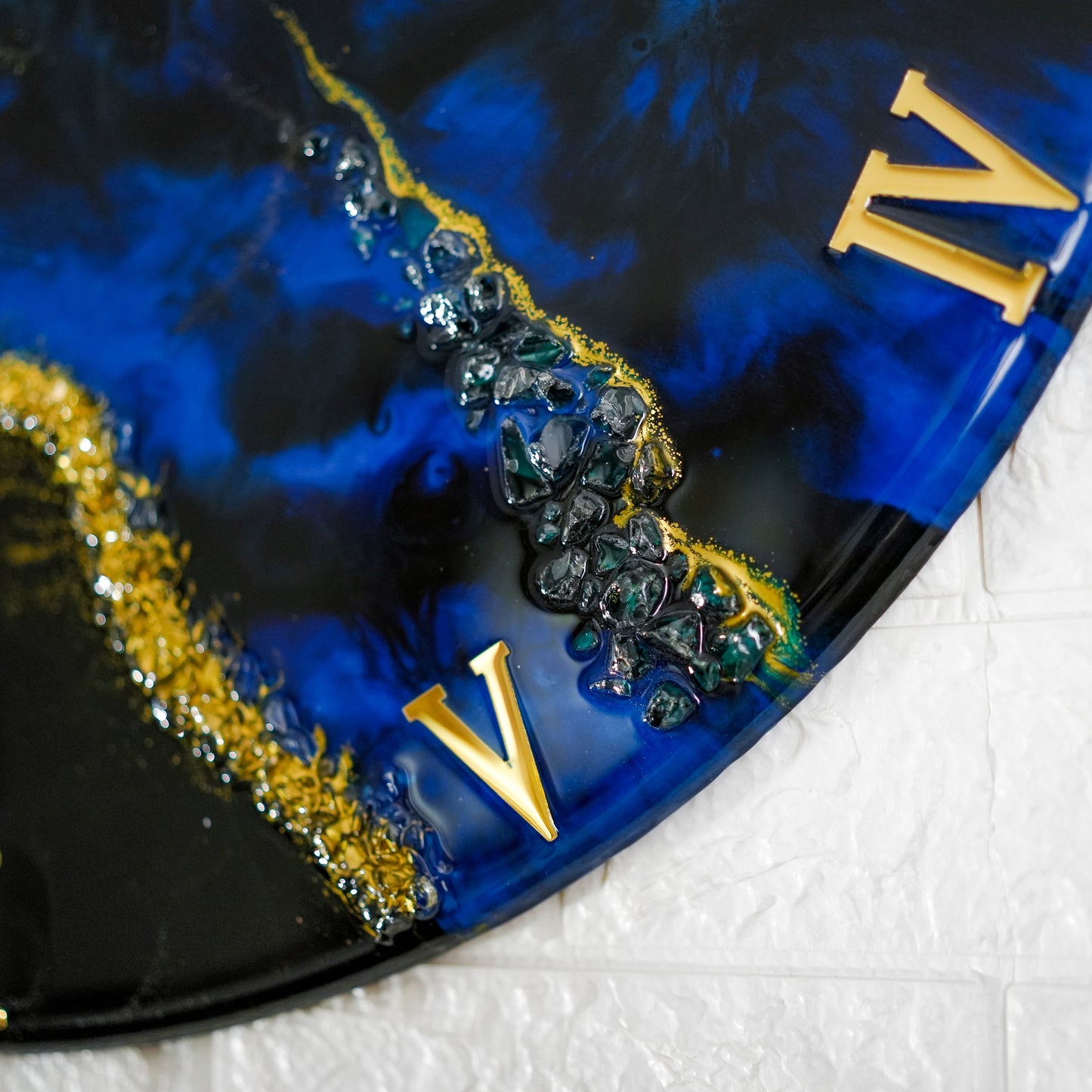 Blue Stunner Medium Size Silent Clock 17.5 Inches