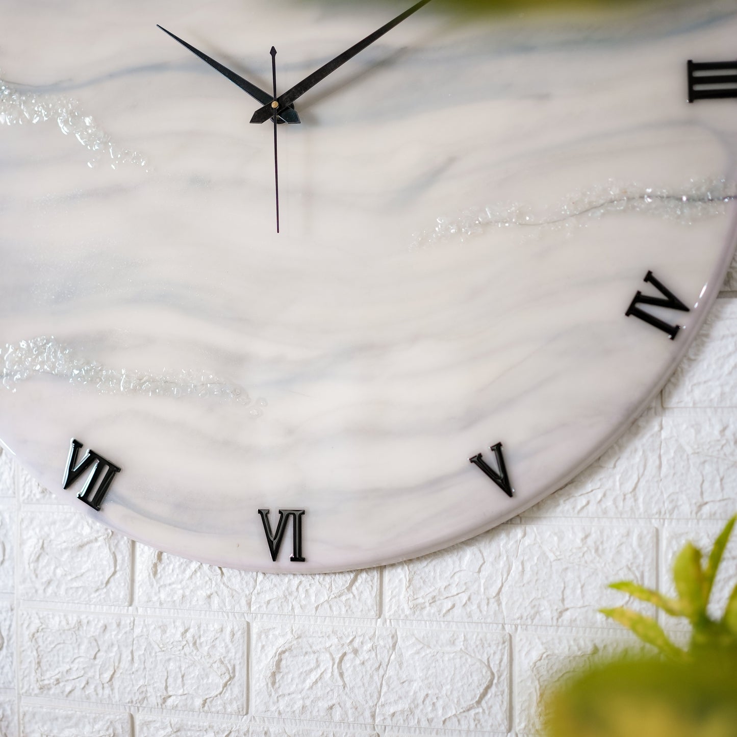 Silver Desert Medium Size Silent Clock 17.5 Inches