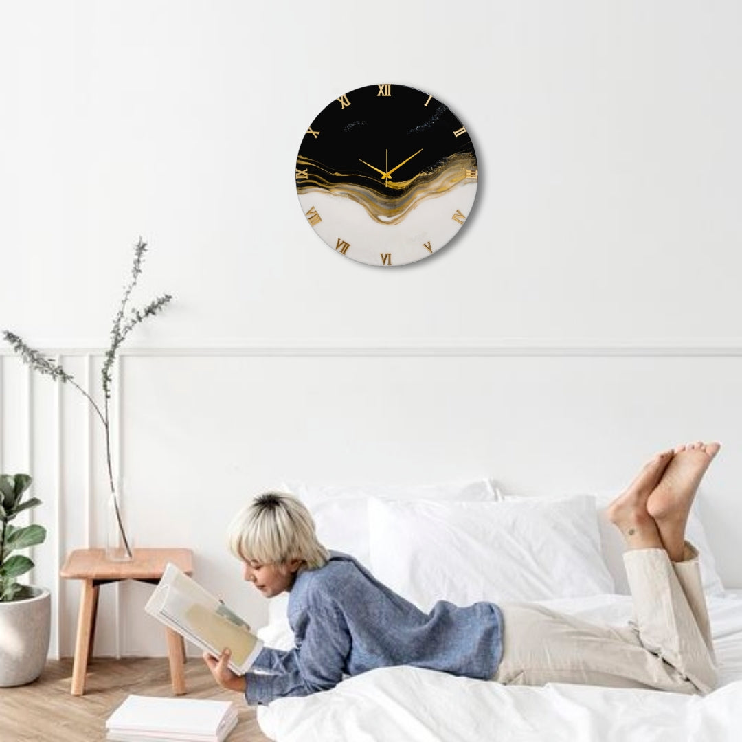 Ticking Thunder clock 17.5 Inches BLACK WHITE