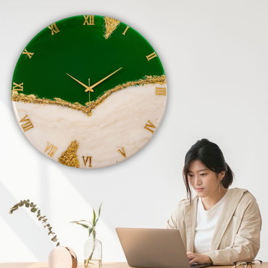 Green Peak Medium Size Silent Clock 17.5 Inches