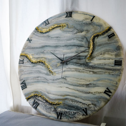 Black & White Desert Medium Size Silent Clock 17.5 Inches.