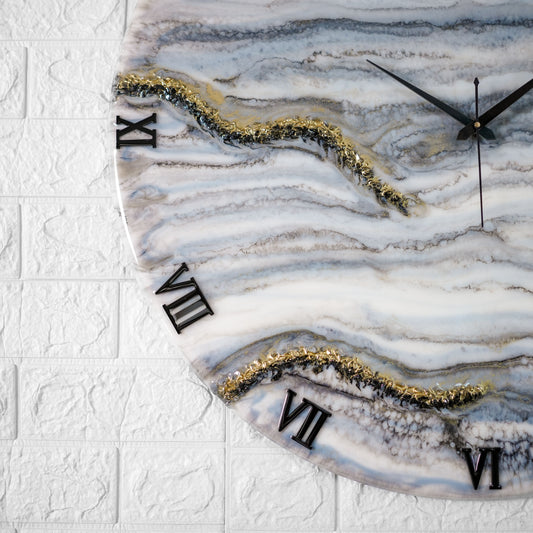 Black & White Desert Medium Size Silent Clock 17.5 Inches.