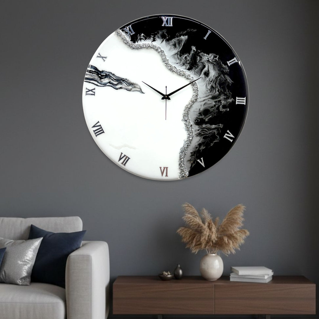 Smoke Silent Clock 17.5 inches