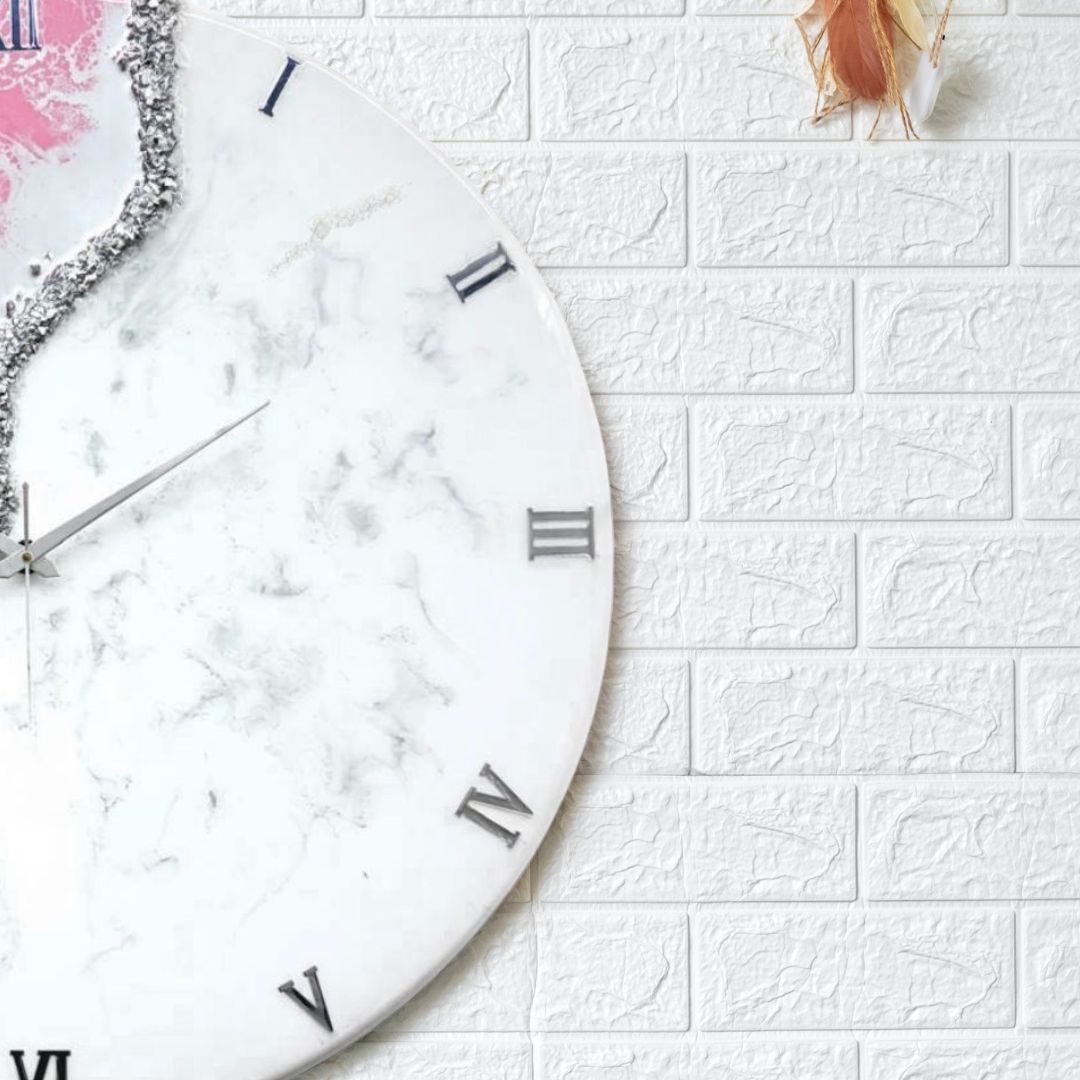 Silver Stream Silent Clock 17.5 inches