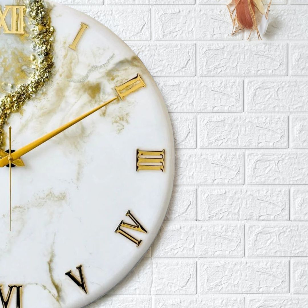 Gold Stream Silent Clock 17.5 inches