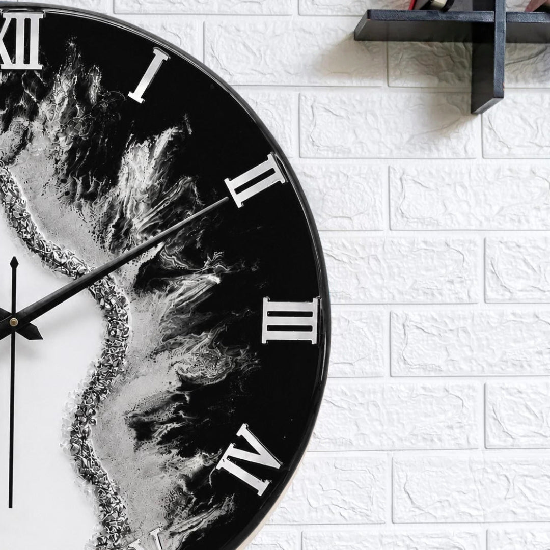 Smoke Silent Clock 17.5 inches