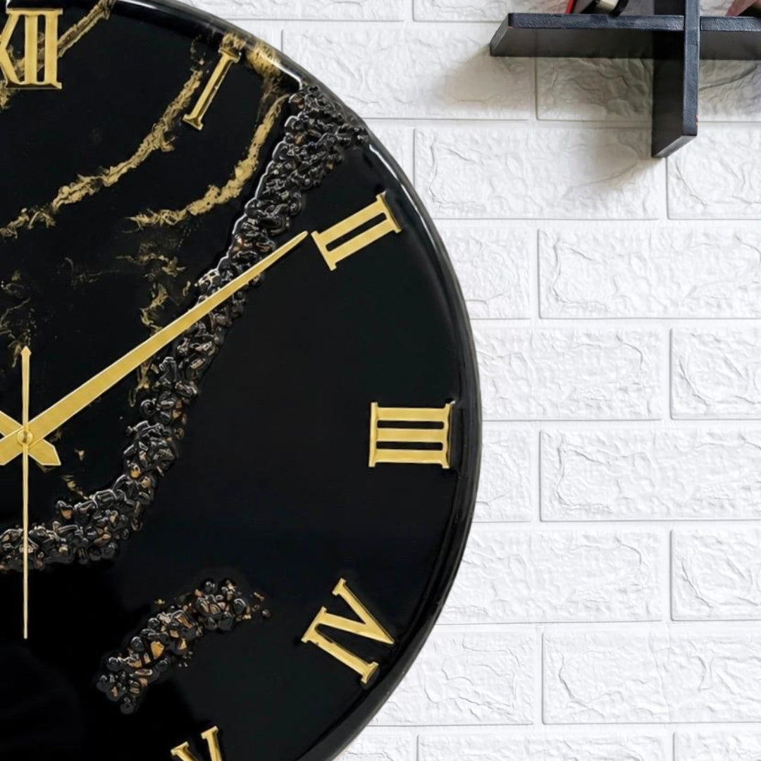 Black Stunner Clock 17.5 Inches